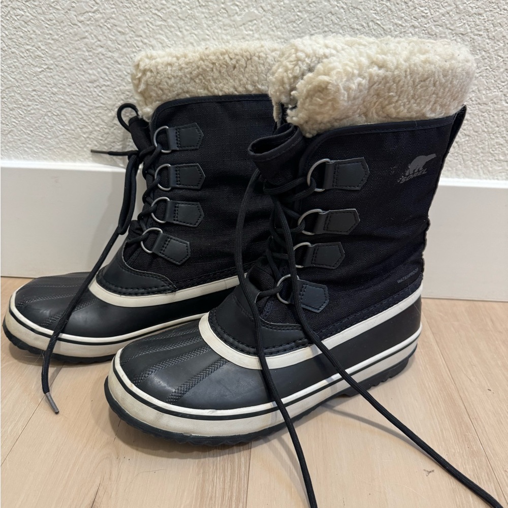 Sorel Women's Carnival Waterproof Black and Cream Winter Boots